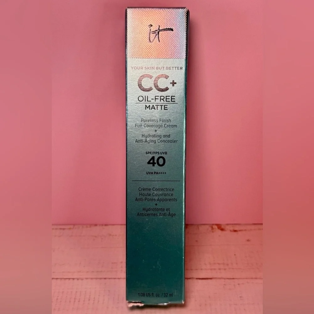 IT Cosmetics CC+ Oil Free Matte Foundation - SPF 40 (Fair Light) NIB 1.08 fl oz